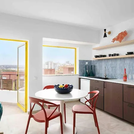 Bright Apt Marina View Steps To Beach Apartamento